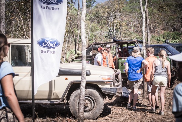 Fuchs Elephant Charge 2017 - Luntente River